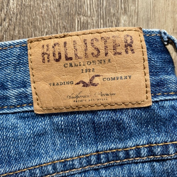 Hollister Distressed Jean Shorts - Picture 7 of 8